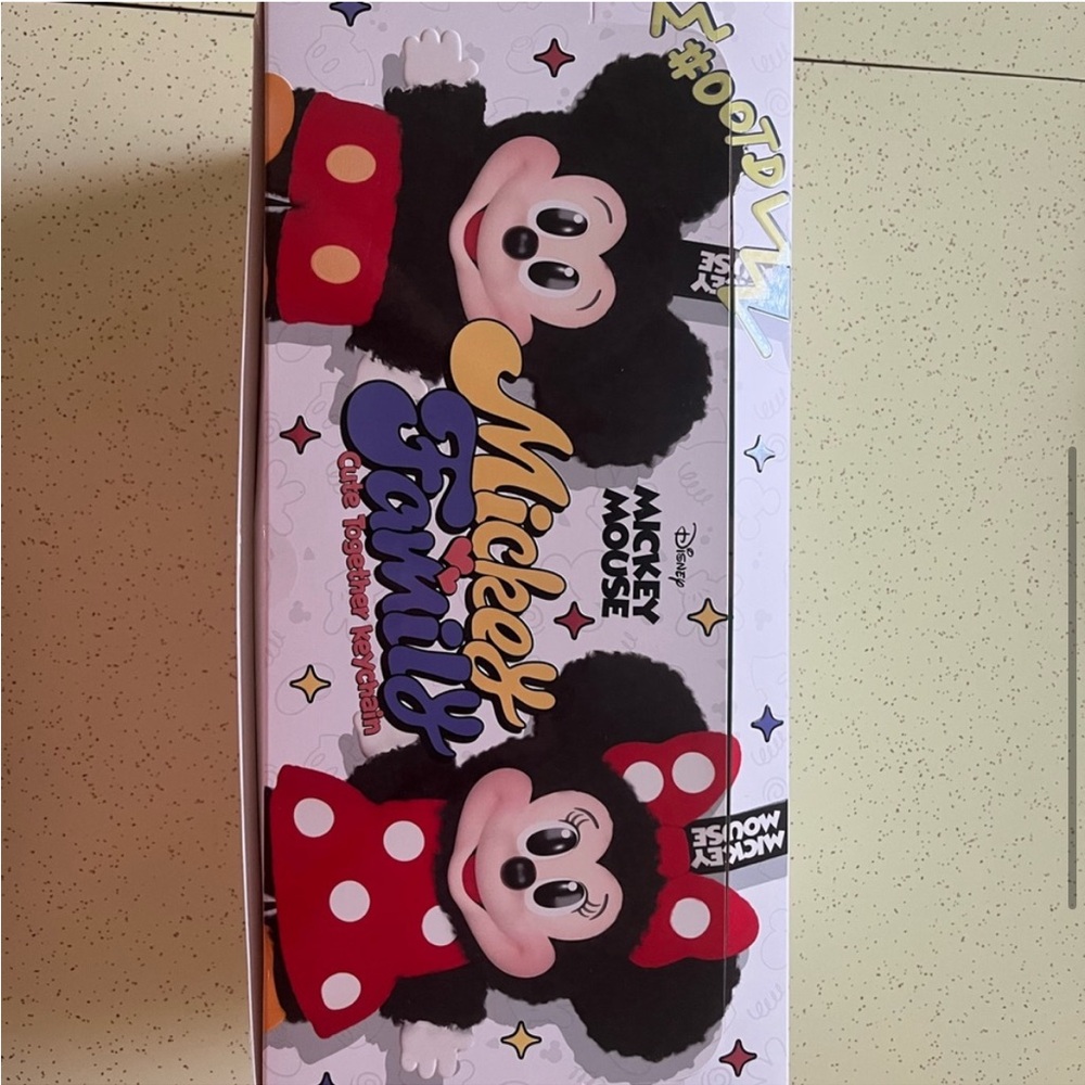 Pop mart mickey and friends Mickey new in box - Picture 2 of 6